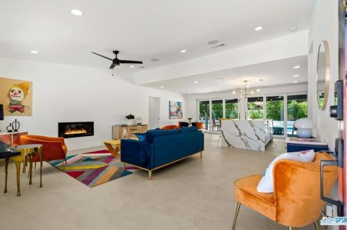 522 Santa Catalina Rd, Palm Springs, CA 92262-1940