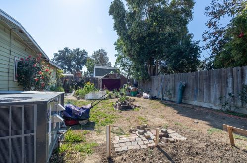 9 Ashley Ave, Woodland CA  95695-2509 exterior