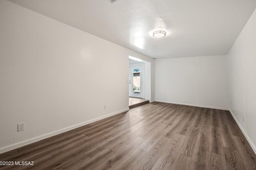 905 Prince Rd, Tucson AZ 85705-3025 exterior