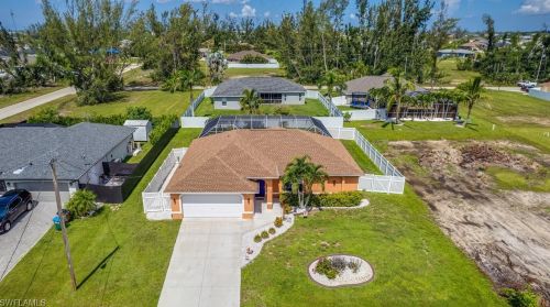 1118 26th Ave, Cape Coral, FL 33993-4847
