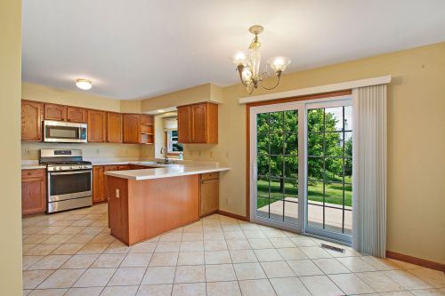 3620 122nd St, Kenosha, WI 53158-4237