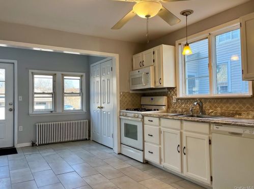 19 Myrtle Ave, Middletown NY  10940-4122 exterior