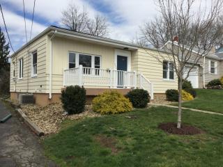 209 Terrace Ave, Zelienople, PA 16063-1360