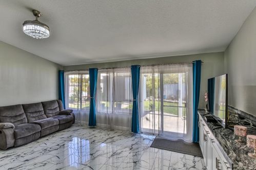 8489 Mcgray Way, Elk Grove CA  95624-4121 exterior