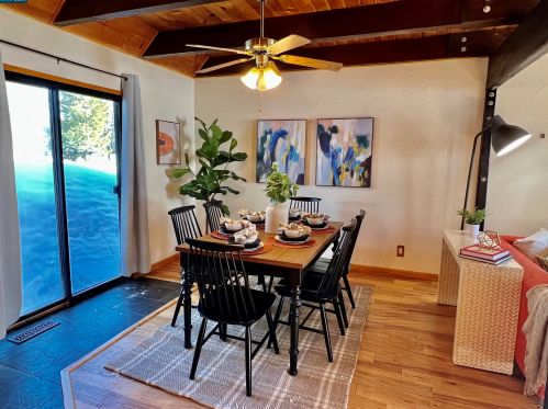1266 Ute St, South Lake Tahoe, CA 96150-5244