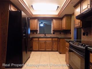 1724 Greenway Ave, Yukon OK  73099-5633 exterior