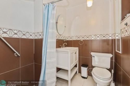 6901 16th St, Hollywood FL  33023-2025 exterior