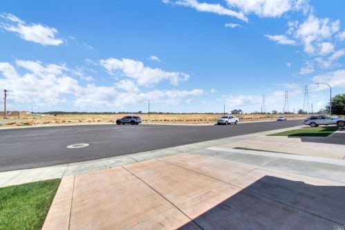 542 Twilight St, Vacaville CA  95688-8829 exterior