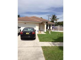 111 Calle Largo Dr, Hollywood, FL 33021-7031