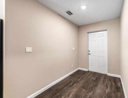 526 Lincoln Ave, Fort Pierce, FL 34983-1030