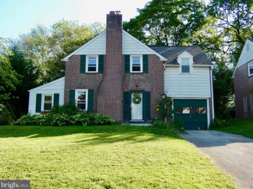 38 Salisbury Dr, Wilmington, DE 19809-3414