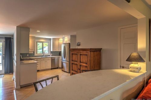 51 Westwood Rd, Milford CT  06461-2752 exterior