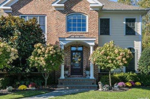 23 Pershing Ave, Matinecock, NY 11560-2328