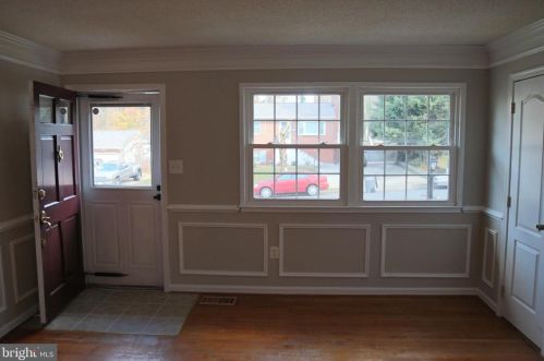 13132 Haddock Rd, Woodbridge, VA 22193-5248