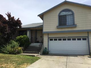 1073 Topsail Dr, Vallejo, CA 94591-7766