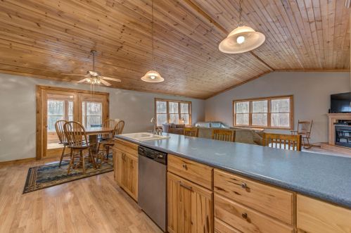 1589 89th St, New Johannesburg WI  54017-7156 exterior