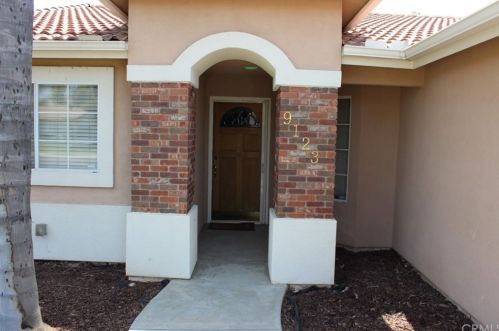 9123 Green Bank St, Bakersfield, CA 93312-4454