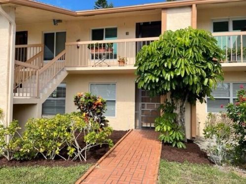 13383 Pineapple Palm Ct, Delray Beach, FL 33484-1407