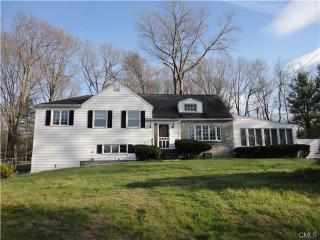 13 Pleasant Rise Cir, Brookfield Center, CT 06804-2126