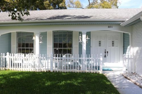 8811 Shoemaker Ln, Port Richey, FL 34667-2726