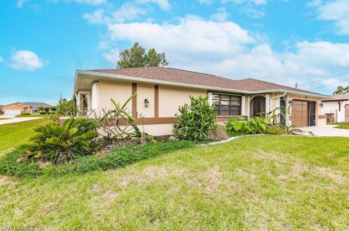 1218 30th Ter, Cape Coral, FL 33904-3966