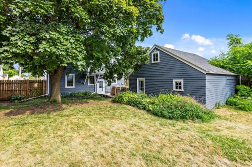 1142 8 Ave, West Bend WI 53090-1802 exterior