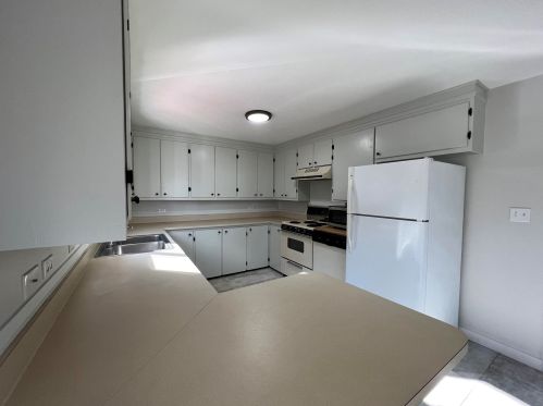 889 Northfield Rd, Hinsdale NH  03451-2507 exterior