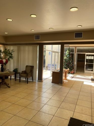 5325 Newcastle Ave, Van Nuys CA  91316-3081 exterior