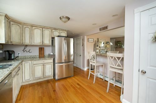 24 Whippoorwill Dr, Newton, NH 03858-3314