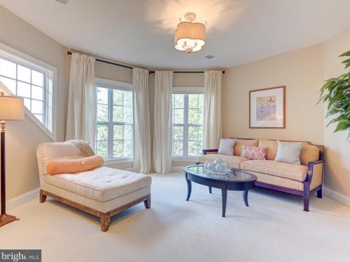 20500 Stone Fox Ct, Leesburg VA 20175-7223 exterior