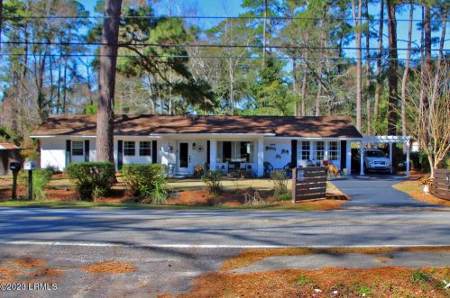 804 Battery Creek Rd, Beaufort, SC 29902-5904