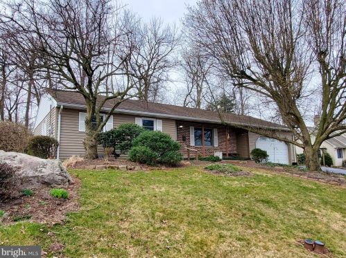 65 Ream Rd, Ephrata PA  17522-9792 exterior