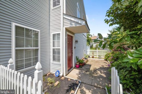 542 Cedar Hollow Dr, Yardley, PA 19067-6358