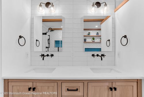 2427 Moore Ave, Point Pleasant Beach NJ  08742-3711 exterior