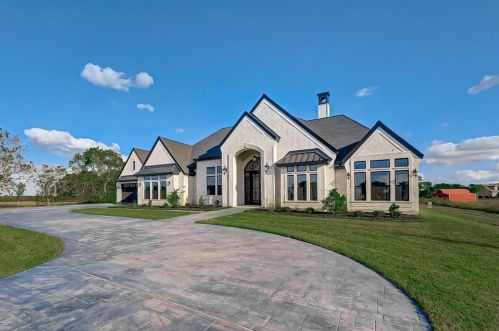 4821 Walters Rd, Richmond, TX 77469-9265
