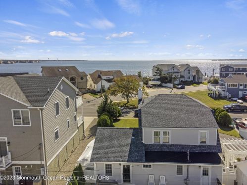 105 Ceylon Ave, Pelican Island, NJ 08751-2241