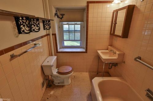 3200 Delaware Dr, Easton PA  18042-9760 exterior