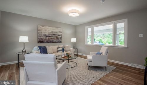 1954 Old Kirkwood Rd, Bear DE  19701-2235 exterior