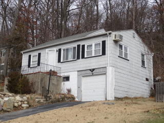 9 Mountain Glen Rd, Skyline Lakes, NJ 07456-1913