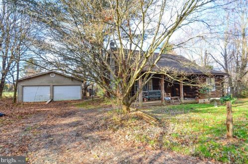 190 Royal Manor Rd, Easton, PA 18042-8702