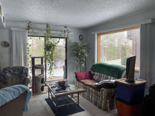 1 Juniper Trl, Wisconsin Dells, WI 53965-8860