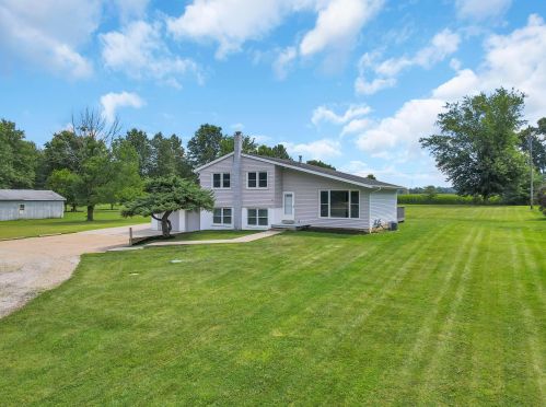 507 Woodside Dr, Pataskala, OH 43062-8893