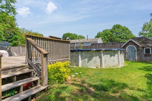 52 Canfield Ave, Warwick RI  02889-8802 exterior