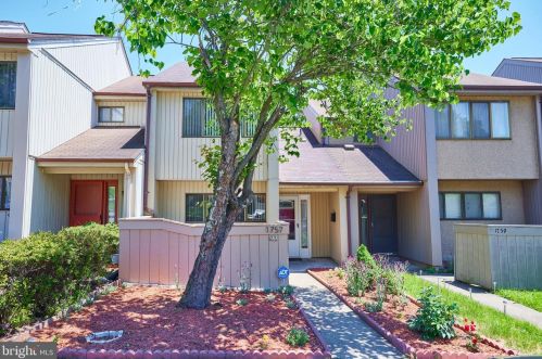 1757 Powder Horn Ter, Woodbridge, VA 22191-3815