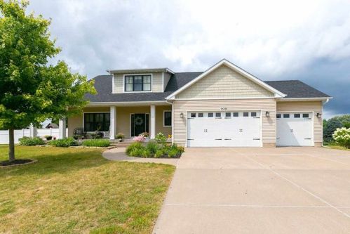 908 Heiler Ct, Park View, IA 52748-2523