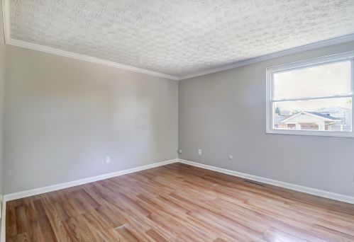 1967 Willow Run Rd, Darbydale OH  43123-1531 exterior