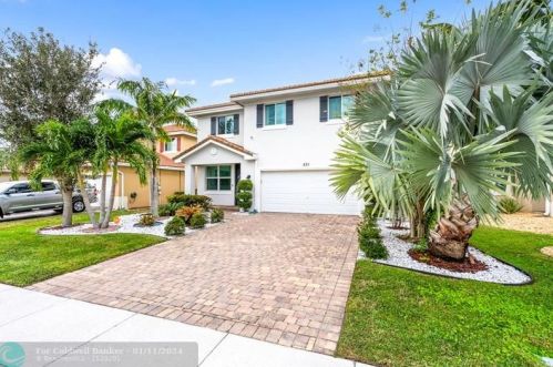 821 Palm Tree Ln, West Palm Beach, FL 33415