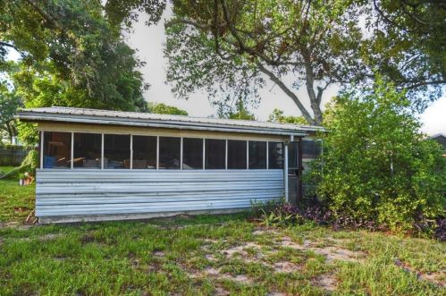 1325 Lakecrest Dr, Apopka, FL 32703-3722