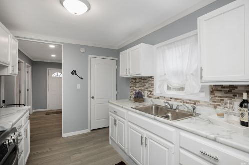215 Home St, Mishawaka, IN 46544-3132