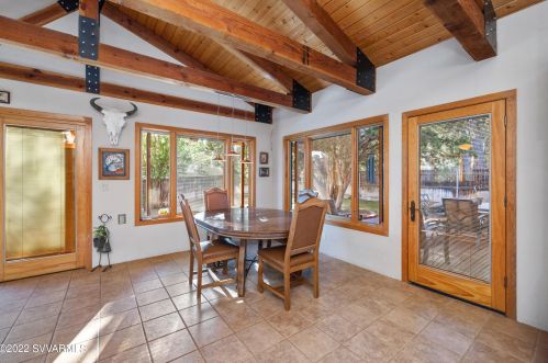 305 Mtn Shadows Dr, Sedona AZ 86336-3929 exterior